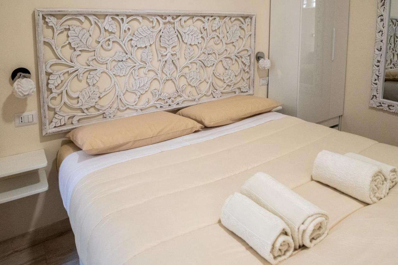 Room With Independent Entrance - Termini/Aquarium Rzym Zewnętrze zdjęcie